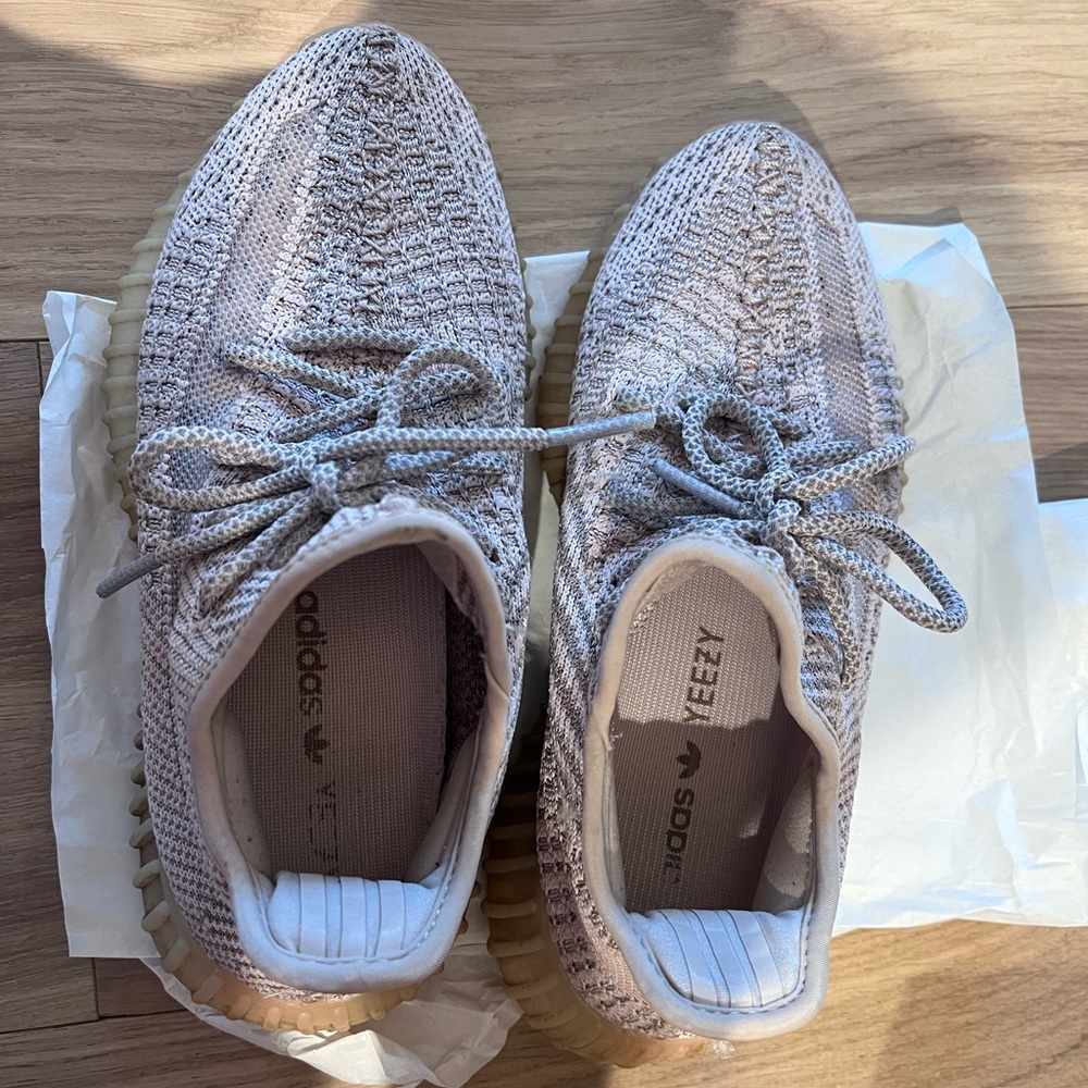 adidas Yeezy Boost 350 V2